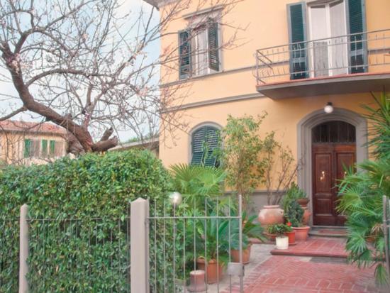 Tower'S Garden Bed & Breakfast Pisa Exterior photo